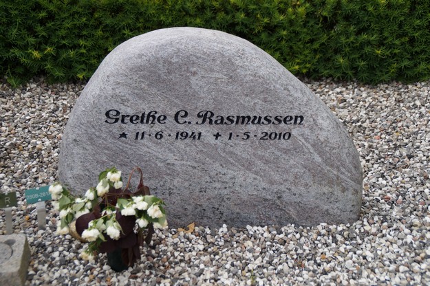 Billede af gravsten på Herning Vestre Kirkegård