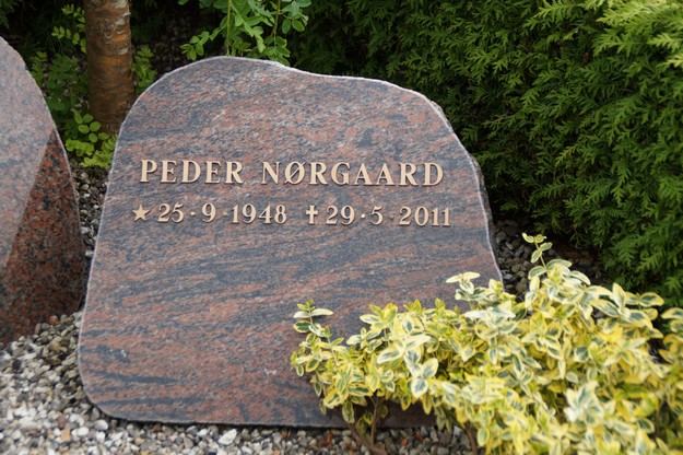 Billede af gravsten på Herning Vestre Kirkegård