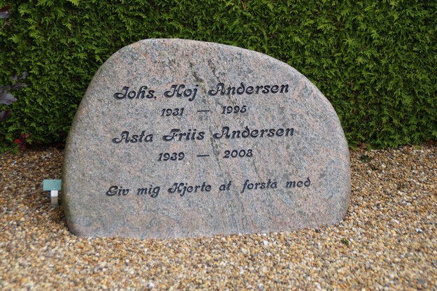 Billede af gravsten på Herning Vestre Kirkegård