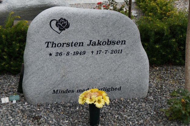 Billede af gravsten på Herning Vestre Kirkegård