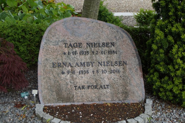 Billede af gravsten på Herning Vestre Kirkegård