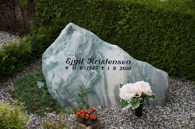 Billede af gravsten på Herning Vestre Kirkegård