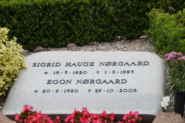 Billede af gravsten på Herning Vestre Kirkegård