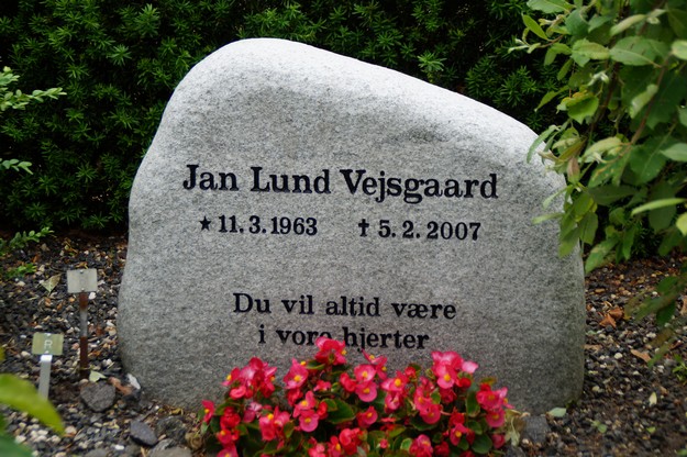 Billede af gravsten på Herning Vestre Kirkegård