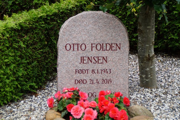 Billede af gravsten på Herning Vestre Kirkegård