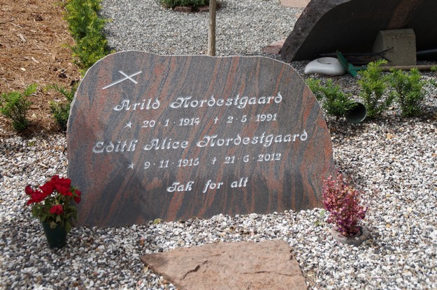 Billede af gravsten på Herning Vestre Kirkegård