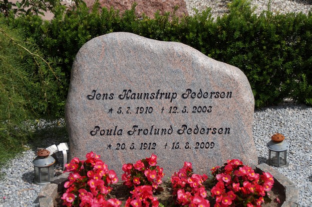 Billede af gravsten på Herning Vestre Kirkegård