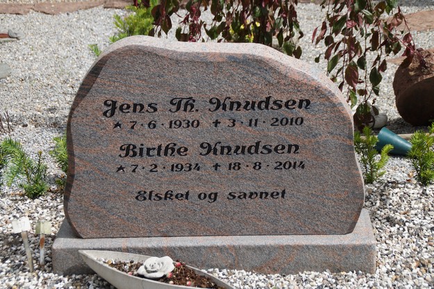 Billede af gravsten på Herning Vestre Kirkegård