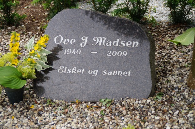Billede af gravsten på Herning Vestre Kirkegård
