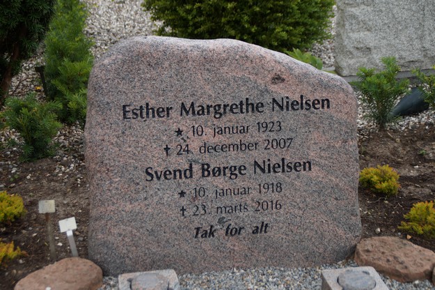 Billede af gravsten på Herning Vestre Kirkegård