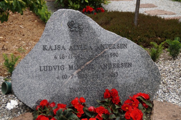Billede af gravsten på Herning Vestre Kirkegård