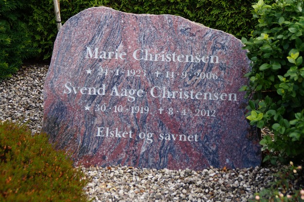 Billede af gravsten på Herning Vestre Kirkegård