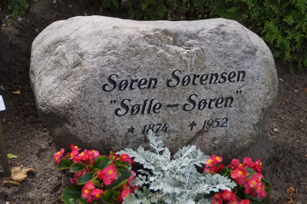 Billede af gravsten på Herning Vestre Kirkegård