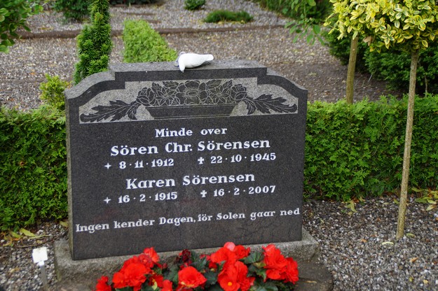 Billede af gravsten på Herning Vestre Kirkegård