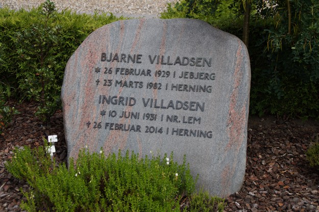 Billede af gravsten på Herning Vestre Kirkegård