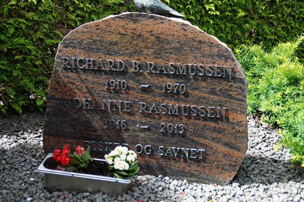 Billede af gravsten på Herning Vestre Kirkegård