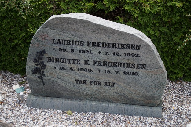 Billede af gravsten på Herning Vestre Kirkegård