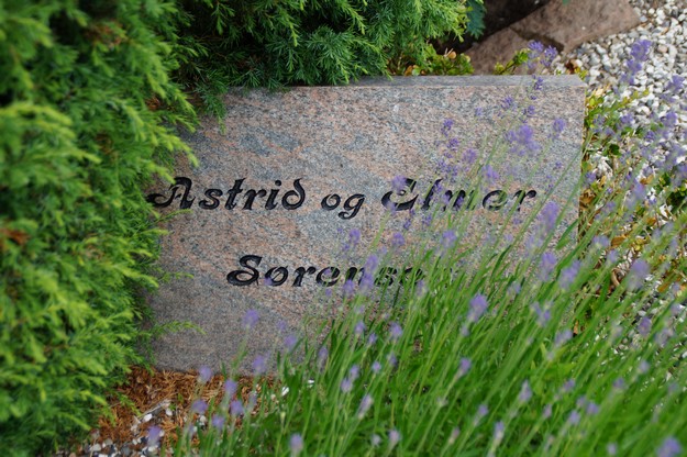 Billede af gravsten på Herning Vestre Kirkegård