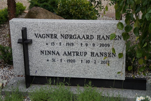 Billede af gravsten på Herning Vestre Kirkegård