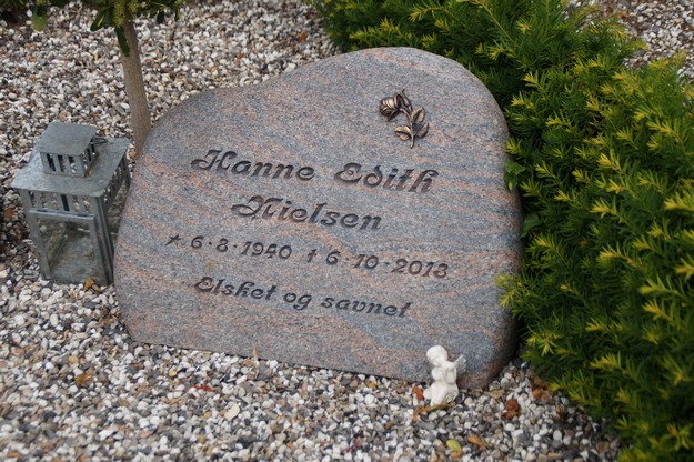 Billede af gravsten på Herning Vestre Kirkegård