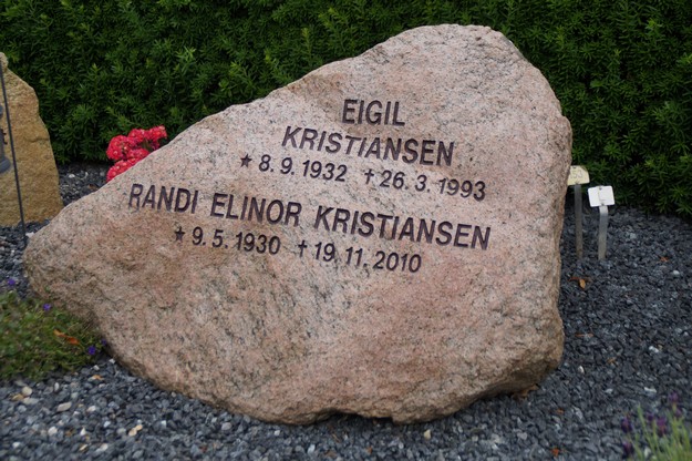 Billede af gravsten på Herning Vestre Kirkegård