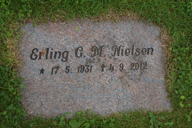 Billede af gravsten på Herning Vestre Kirkegård