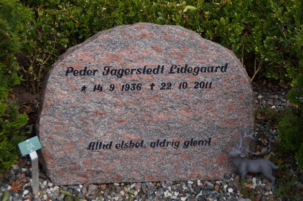 Billede af gravsten på Herning Vestre Kirkegård
