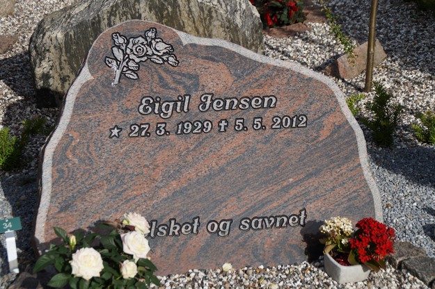 Billede af gravsten på Herning Vestre Kirkegård