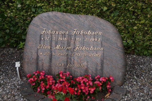 Billede af gravsten på Herning Vestre Kirkegård