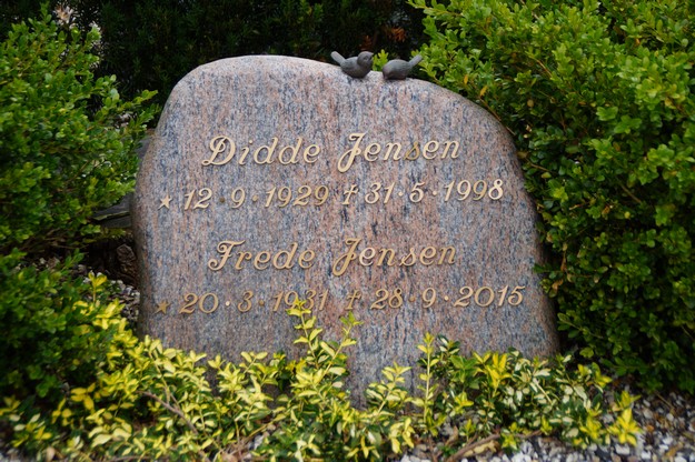 Billede af gravsten på Herning Vestre Kirkegård