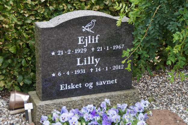 Billede af gravsten på Herning Vestre Kirkegård