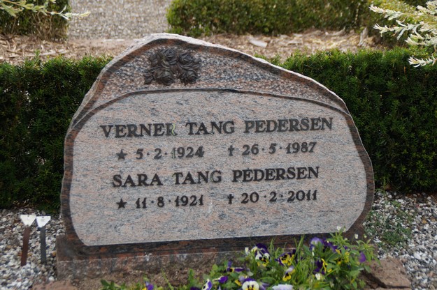 Billede af gravsten på Herning Vestre Kirkegård