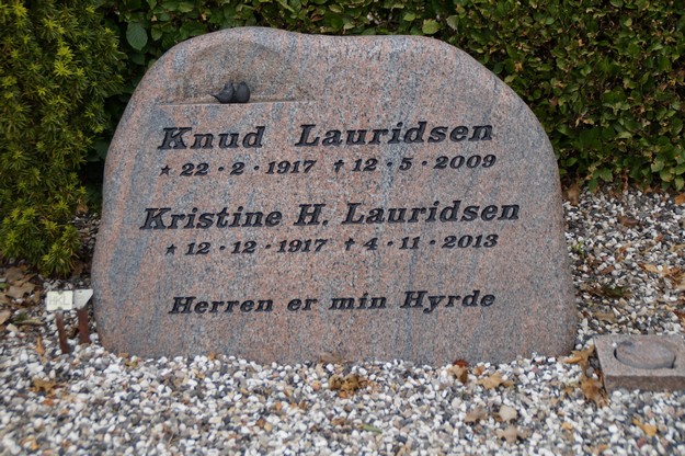 Billede af gravsten på Herning Vestre Kirkegård