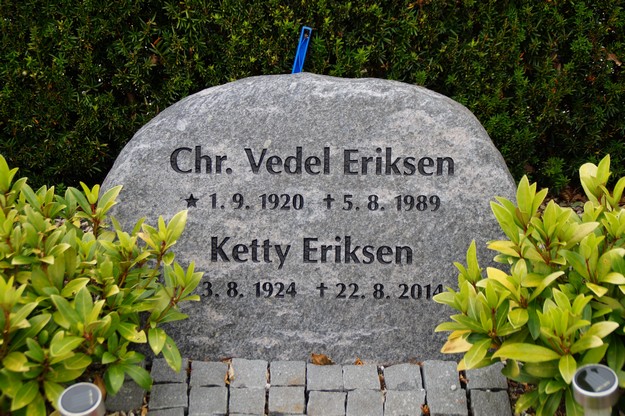 Billede af gravsten på Herning Vestre Kirkegård