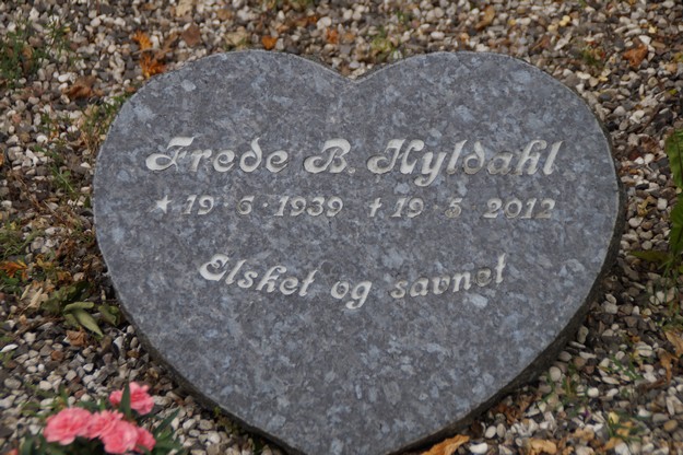 Billede af gravsten på Herning Vestre Kirkegård