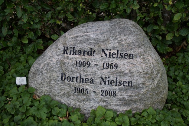 Billede af gravsten på Herning Vestre Kirkegård