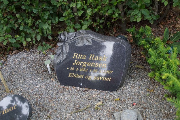 Billede af gravsten på Herning Vestre Kirkegård