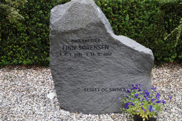 Billede af gravsten på Herning Vestre Kirkegård