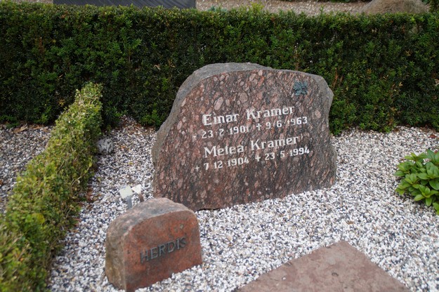 Billede af gravsten på Herning Vestre Kirkegård