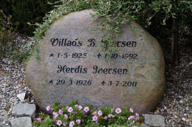 Billede af gravsten på Herning Vestre Kirkegård