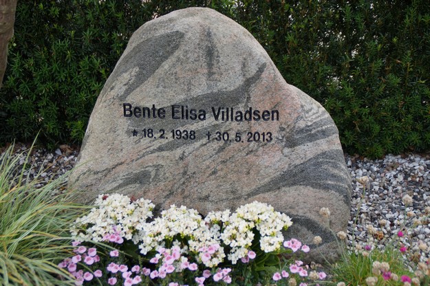 Billede af gravsten på Herning Vestre Kirkegård