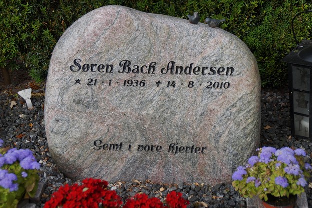 Billede af gravsten på Herning Vestre Kirkegård