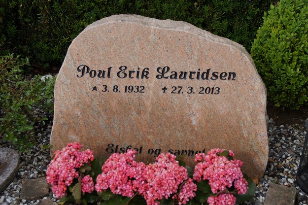 Billede af gravsten på Herning Vestre Kirkegård