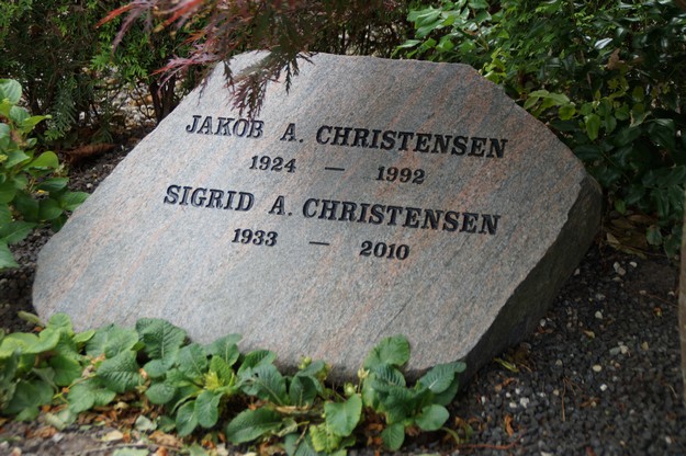 Billede af gravsten på Herning Vestre Kirkegård