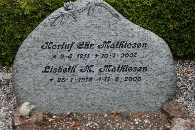 Billede af gravsten på Herning Vestre Kirkegård