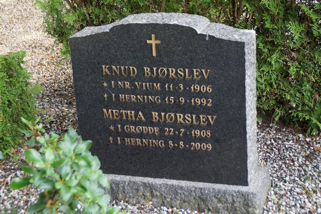 Billede af gravsten på Herning Vestre Kirkegård