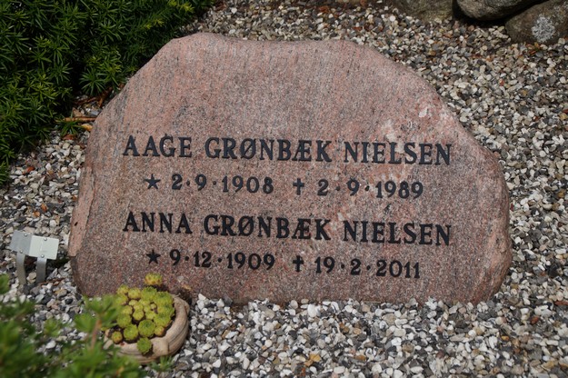Billede af gravsten på Herning Vestre Kirkegård