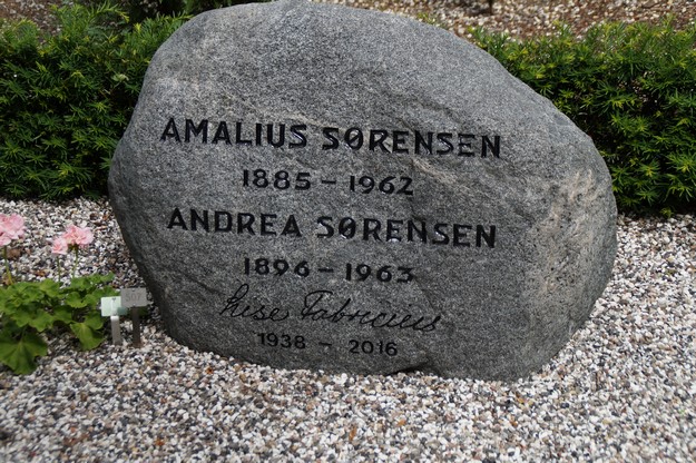 Billede af gravsten på Herning Vestre Kirkegård