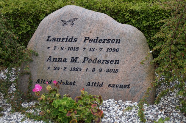 Billede af gravsten på Herning Vestre Kirkegård