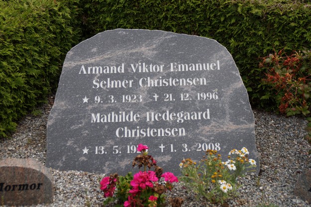 Billede af gravsten på Herning Vestre Kirkegård